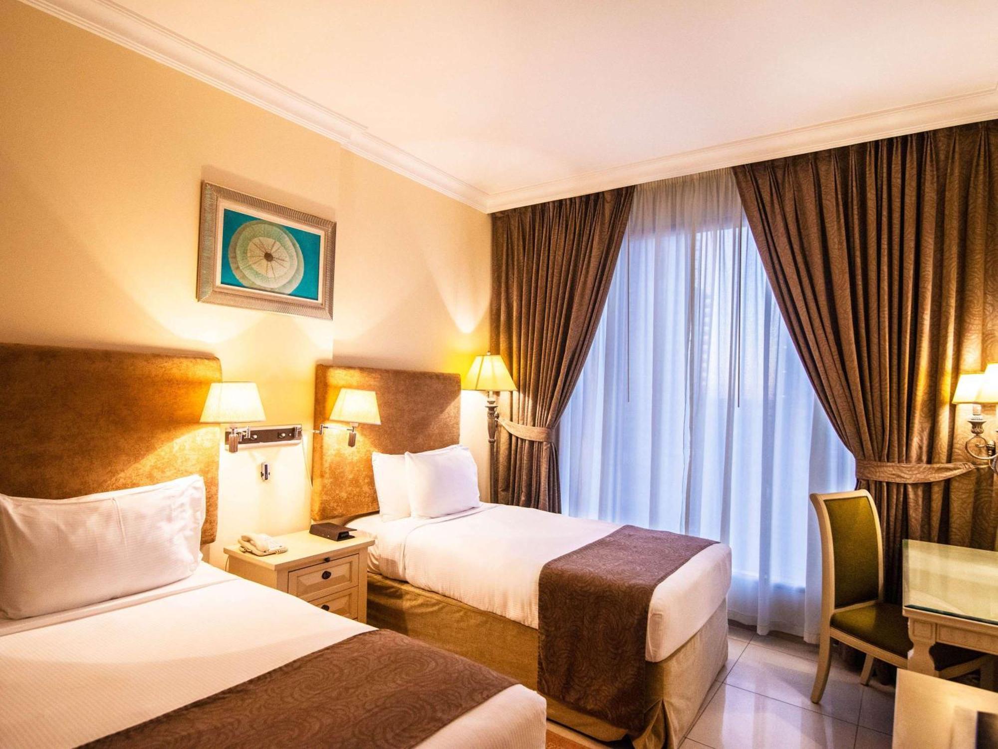 Hotel Mercure Barsha Heights And