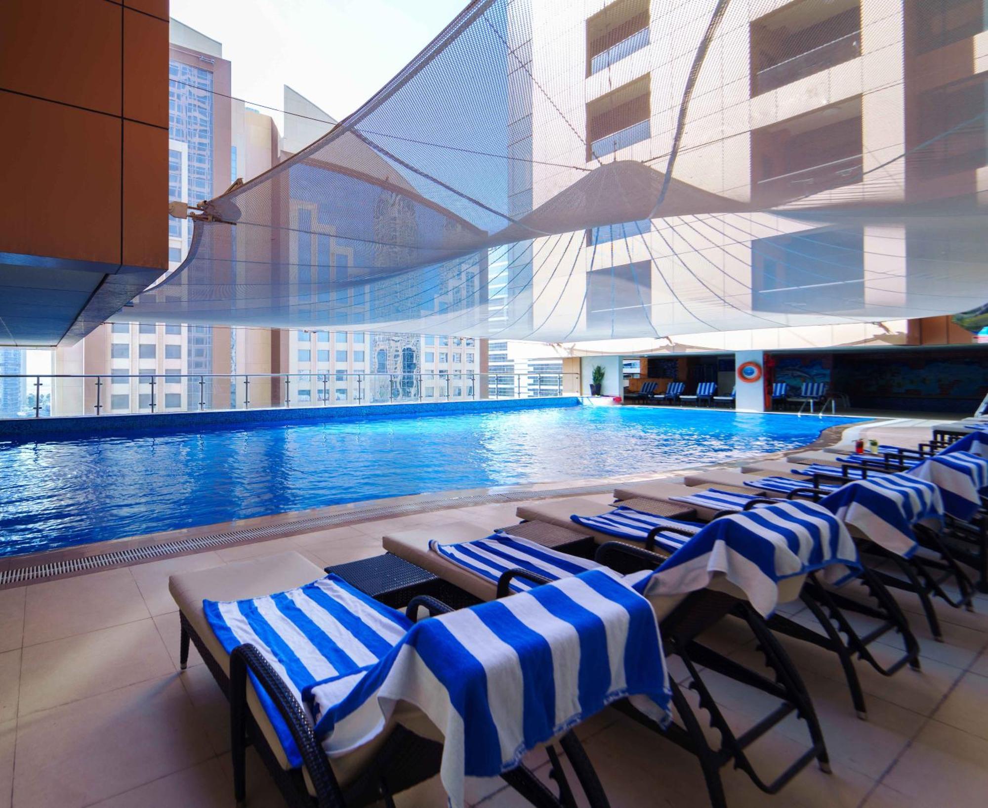 Hotel Mercure Barsha Heights And 4*